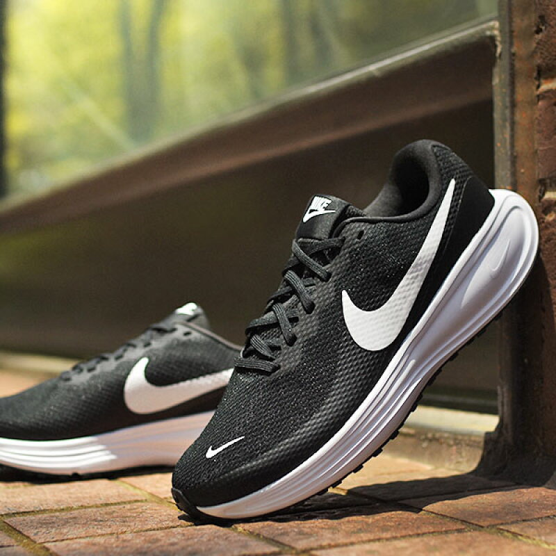 【NIKE】レボリューション 8の製品画像